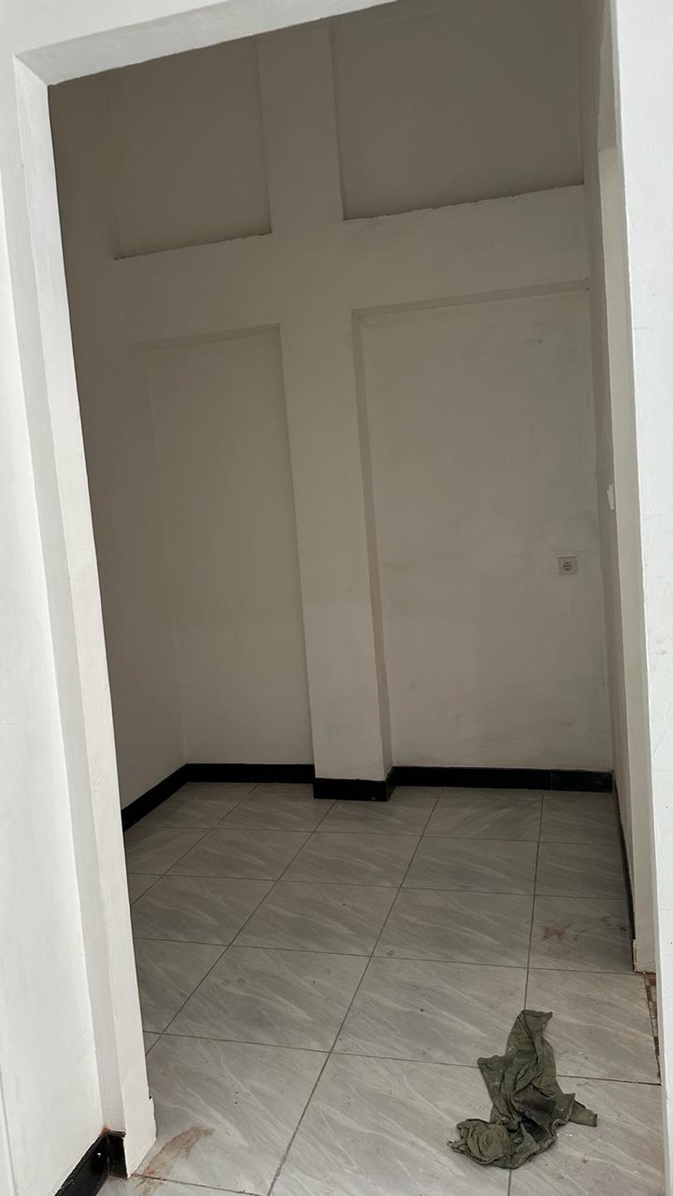 Dijual 248 m2 Tanah Bangunan Jl. Sepat Lidah Kulon Lakarsantri Surabaya Barat - Modern 2 Lantai