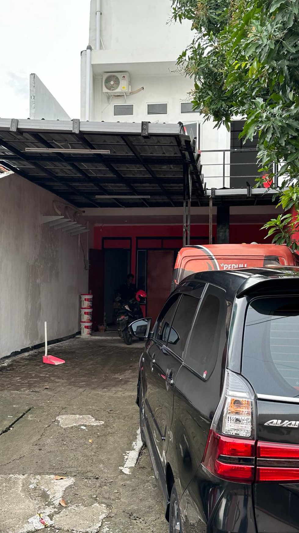 Dijual 248 m2 Tanah Bangunan Jl. Sepat Lidah Kulon Lakarsantri Surabaya Barat - Modern 2 Lantai