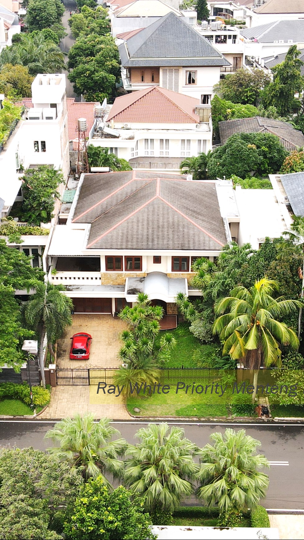 Rumah Mewah di Kawasan Elite Pondok Indah, Jakarta Selatan