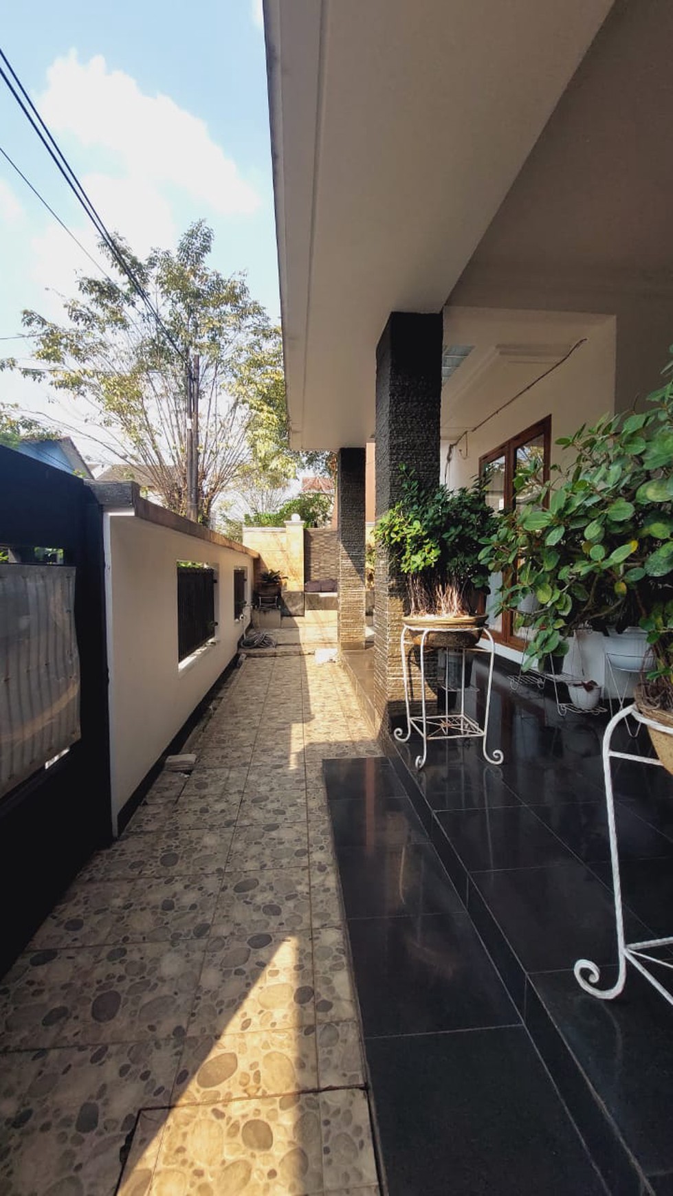 Rumah Siap Huni, Hunian Nyaman dan Exterior Mewah Nan Elegan @Bintaro Sektor 9