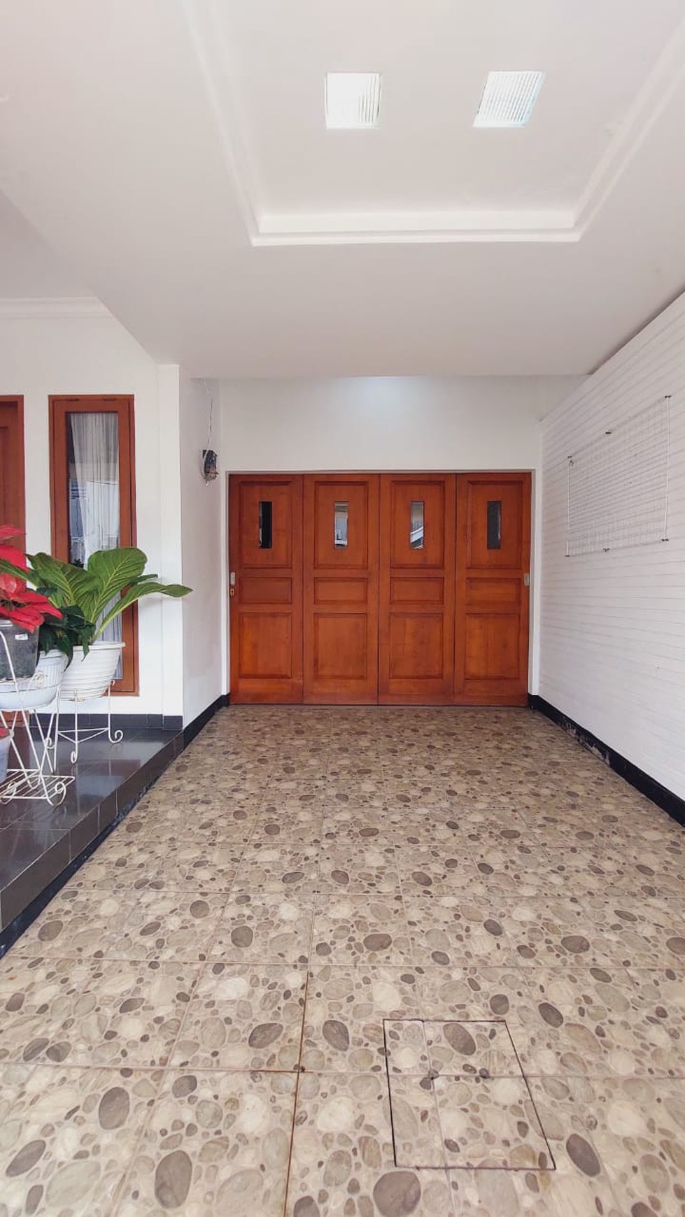 Rumah Siap Huni, Hunian Nyaman dan Exterior Mewah Nan Elegan @Bintaro Sektor 9