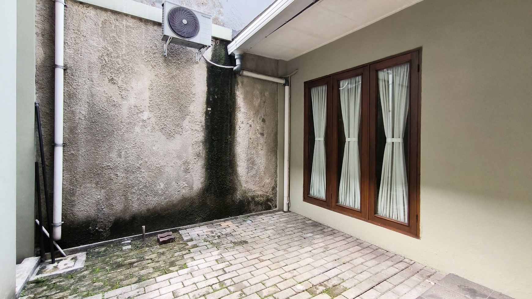 Rumah Bagus di Emerald Bintaro Jaya