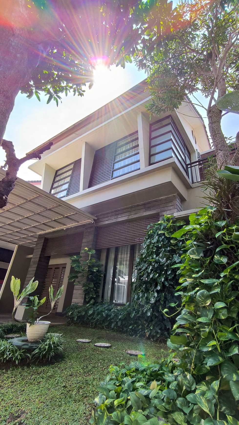 Rumah Bagus di Emerald Bintaro Jaya