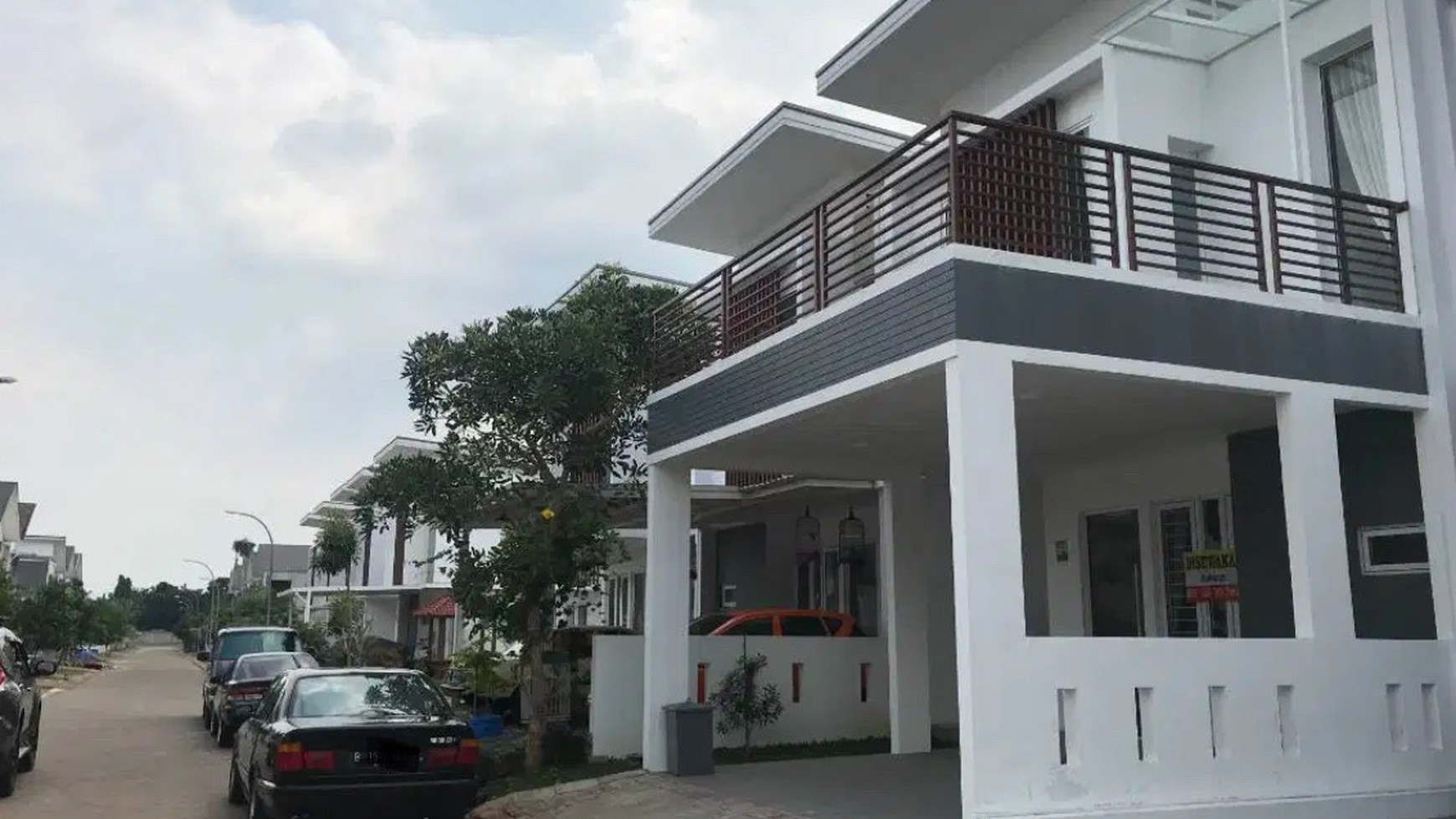 Rumah cantik di Sektor IX Bintaro Tangerang Selatan