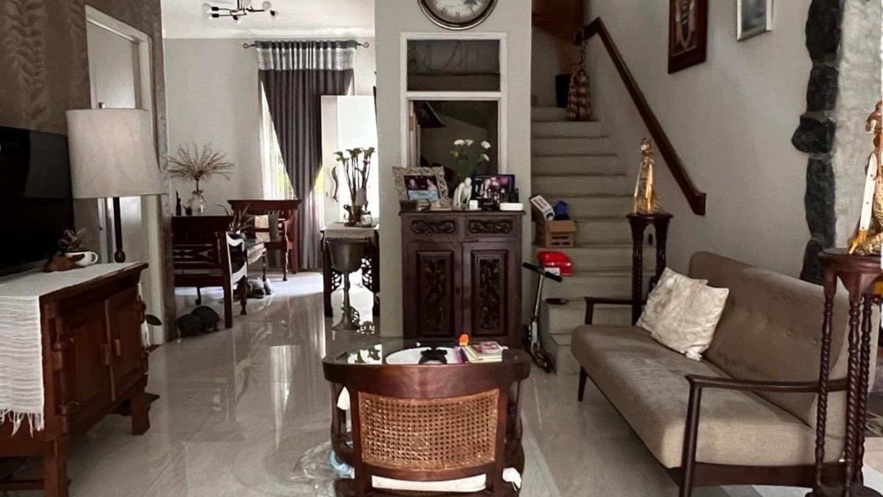 dijual rumah 2 lantai minimalis pakuwon indah villa valensia