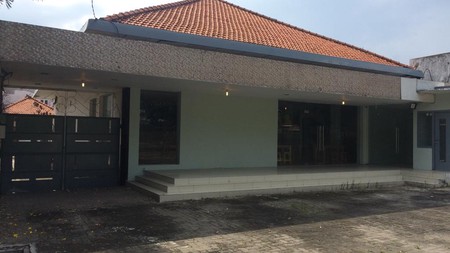 DISEWAKAN BANGUNAN EX BANK DI Jl. RAYA GUBENG SURABAYA PUSAT