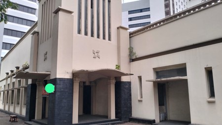 Disewakan Tempat Usaha Komersial Surabaya Pusat - Jl. Panglima Sudirman Surabaya