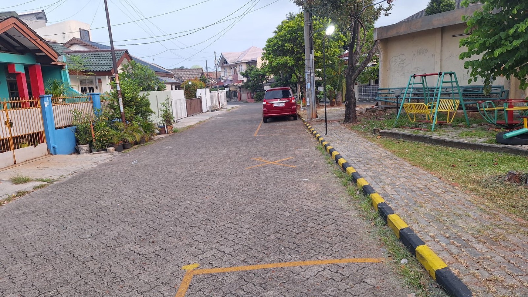 Rumah Luas Tanah 162 m2 di Griya Loka BSD City, Termurah 