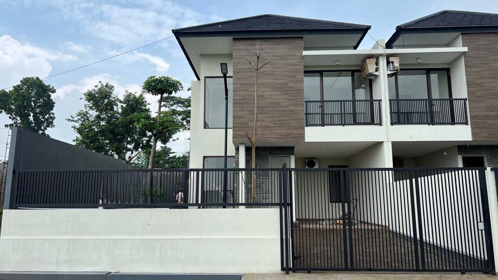 MURAH Rp. 1 Milyar-an Rumah Villa Taman Dayu Pandaan JATIM Area Cukup 3 menit ke Duren Sewu Village - Villa Baru Minimalis Modern 2 lantai Siap Huni - surat SHM - Best Quality