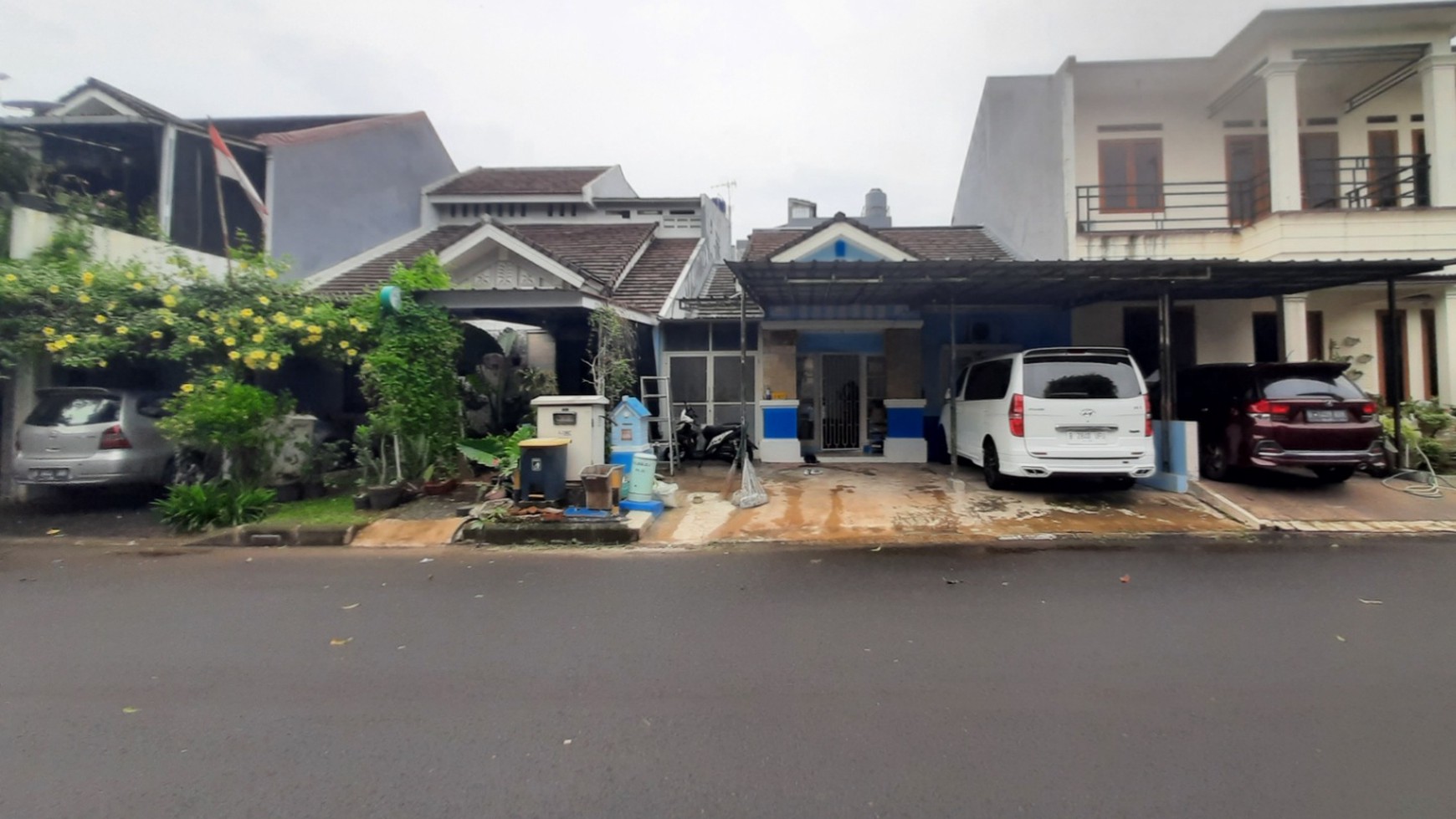 Sewa rumah grand wisata, full furnished dan siap huni.