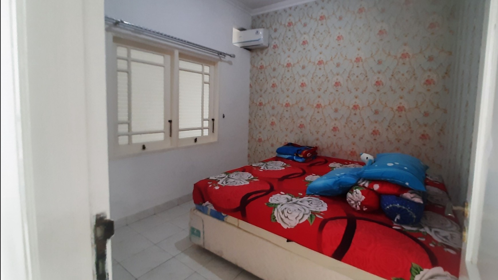 Sewa rumah grand wisata, full furnished dan siap huni.