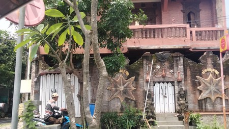 Rumah UNIK Bali di Prima Kebraon Surabaya Harga Murah 