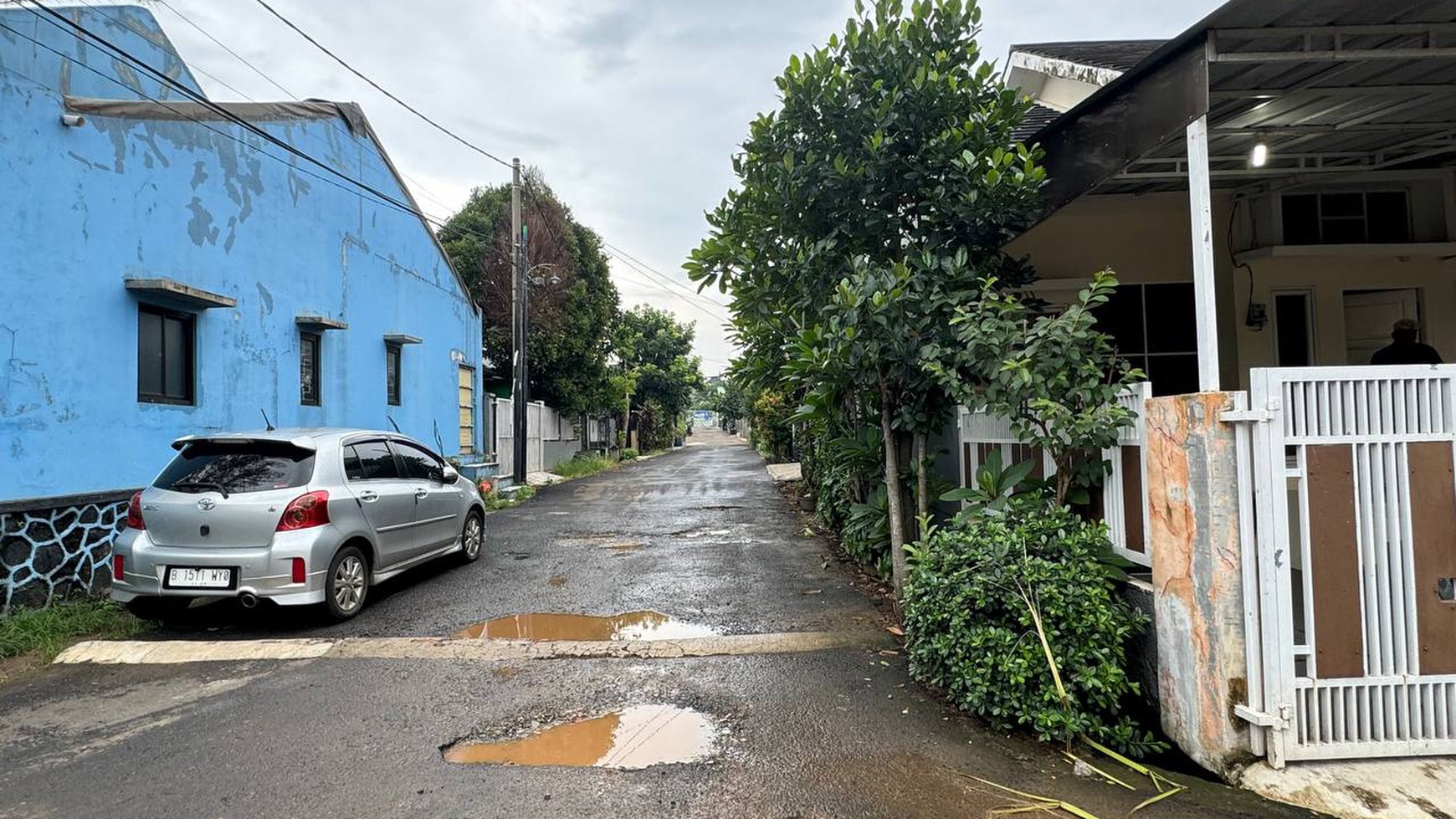 Pondok cabe cinangka rumah hoek luas 101 dalam komplek