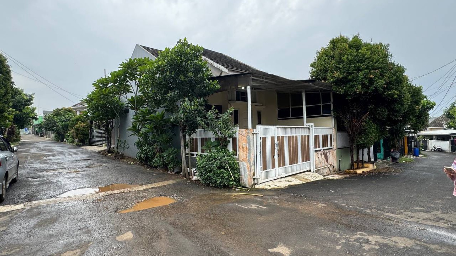 Pondok cabe cinangka rumah hoek luas 101 dalam komplek