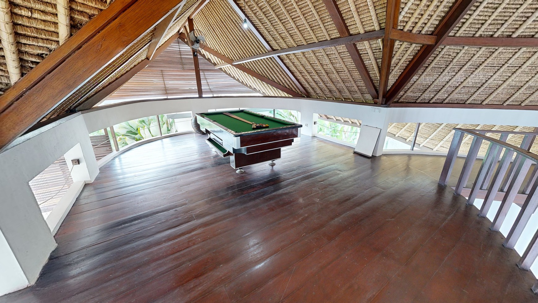 Freehold - Exquisite Oasis Luxurious 6-Bedroom Villa with Pool in Canggu