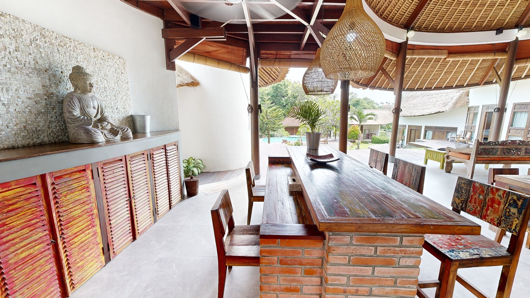 Freehold - Exquisite Oasis Luxurious 6-Bedroom Villa with Pool in Canggu