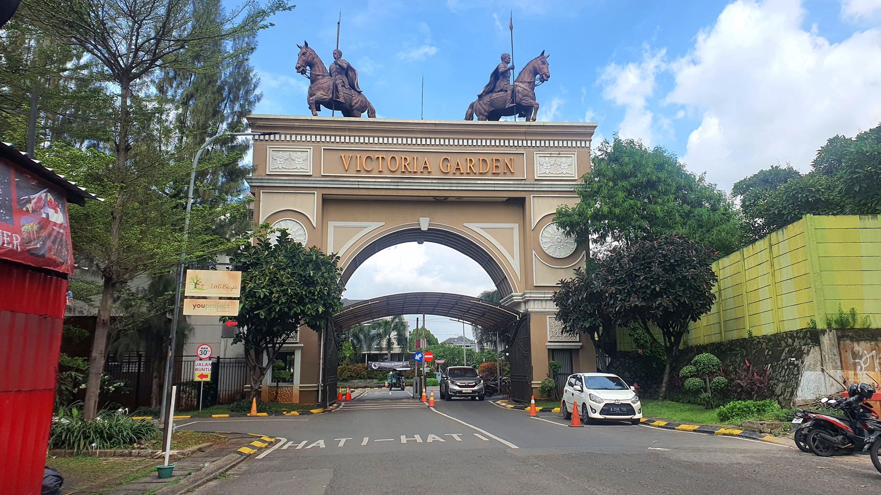 Rumah Cantik di Cluster Victoria Garden Grand Galaxy City Bekasi