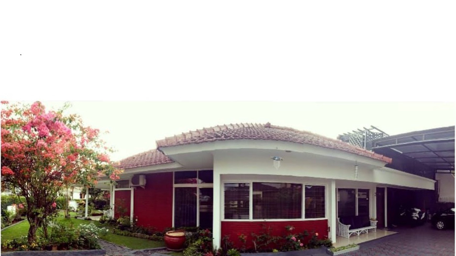 Rumah Cantik Terawat di Setrasari Bandung