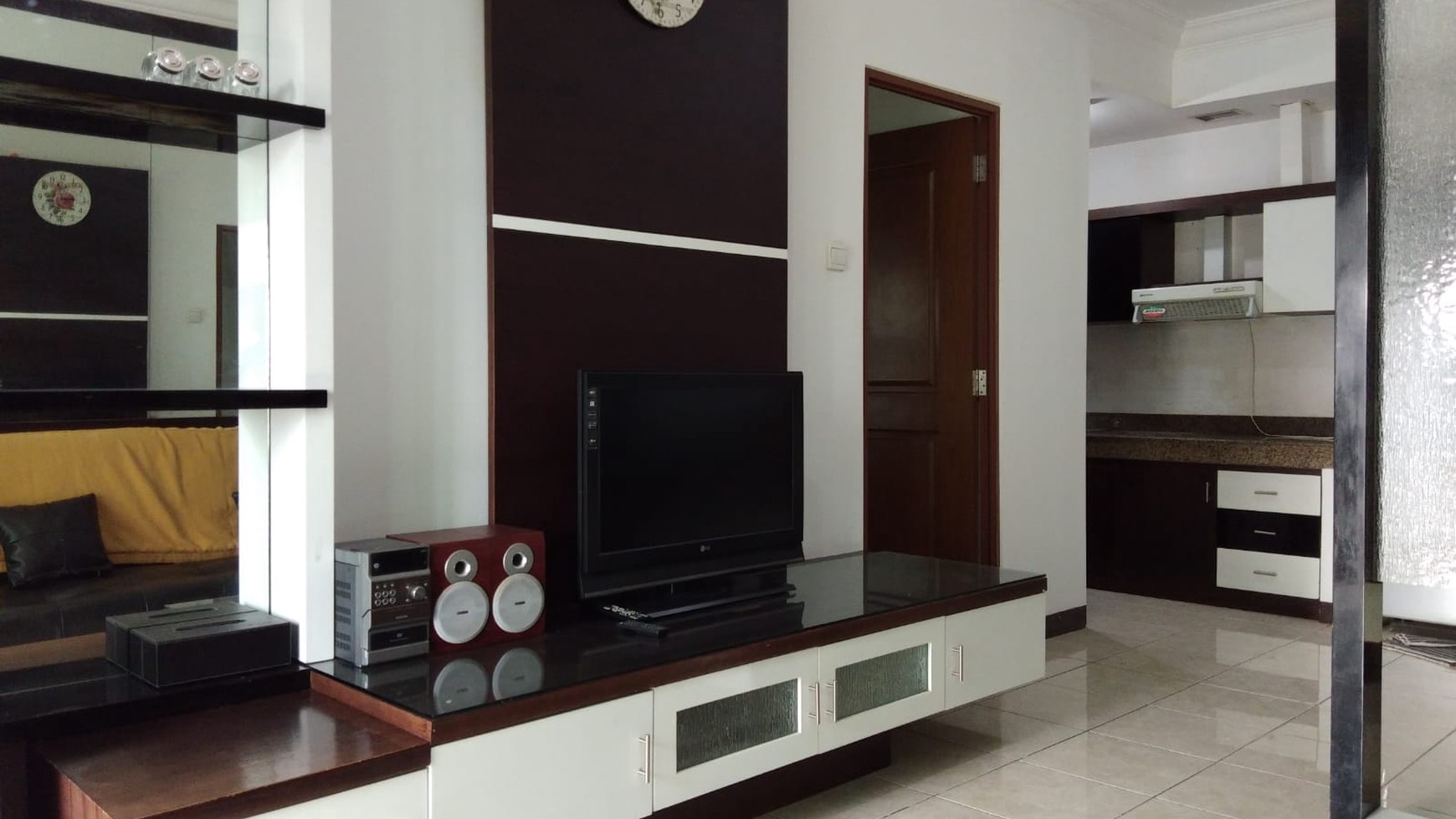 Sewa Apartment Galeri Ciumbuleuit 1 2 BR Semi Furnished, Bandung