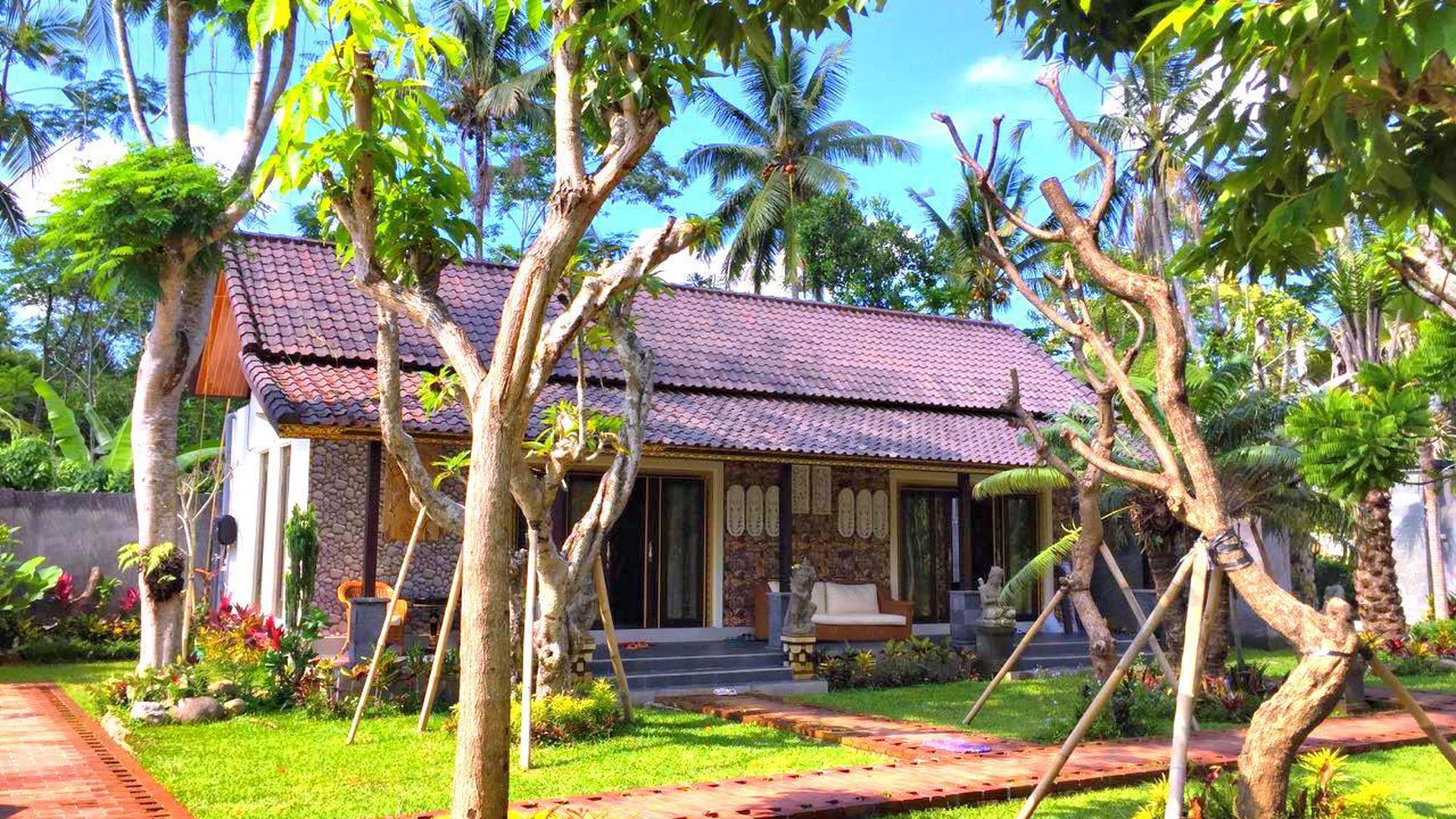 Exclusive Offer: Former Hotel on 8.134 Sqm of Freehold Land with Breathtaking Jungle Views and Renovation Potential 