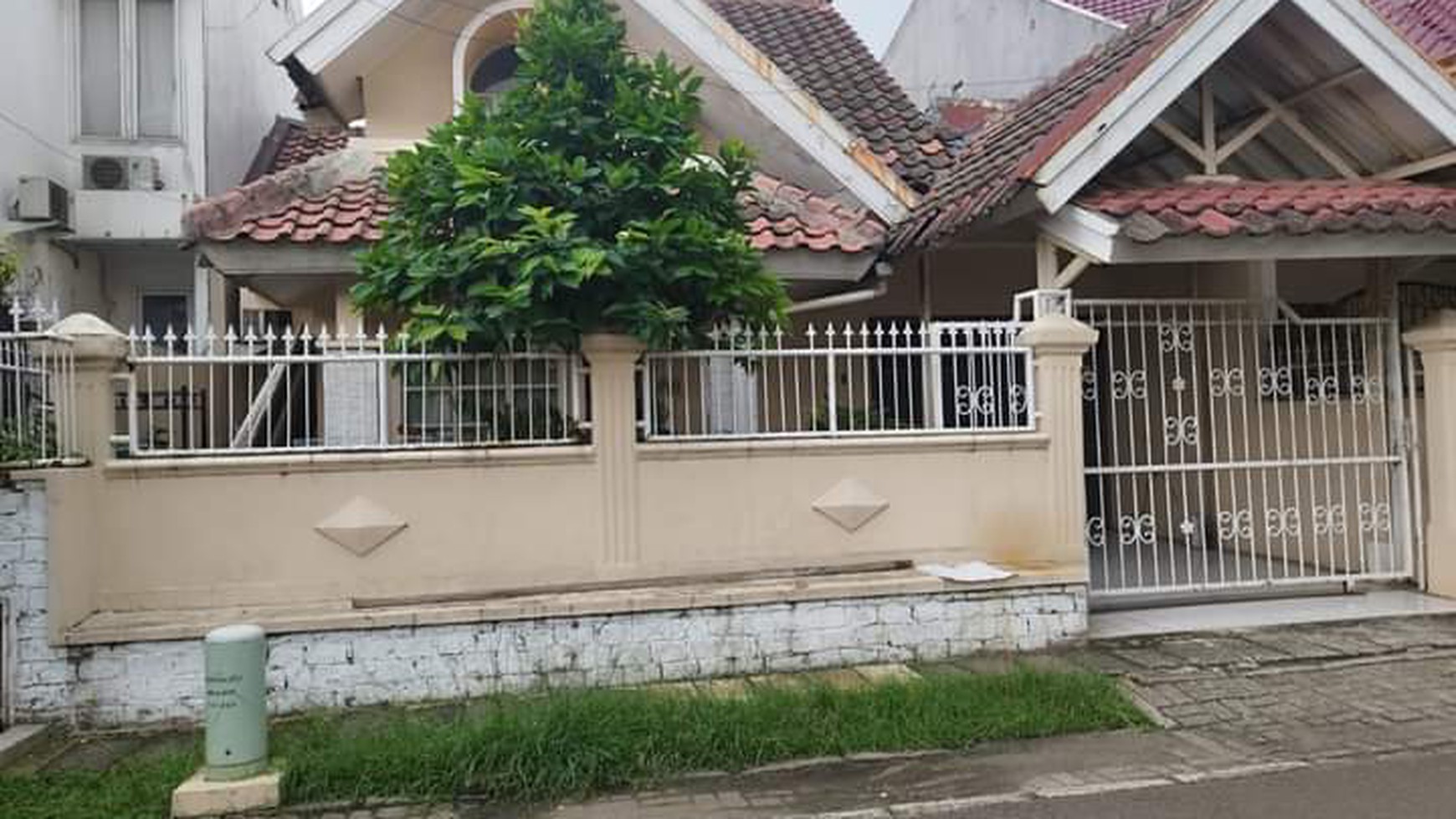 siap huni jual cepat rumah strategis ditengah kota bsd city anggrek loka bsd city serpong tangerang banten