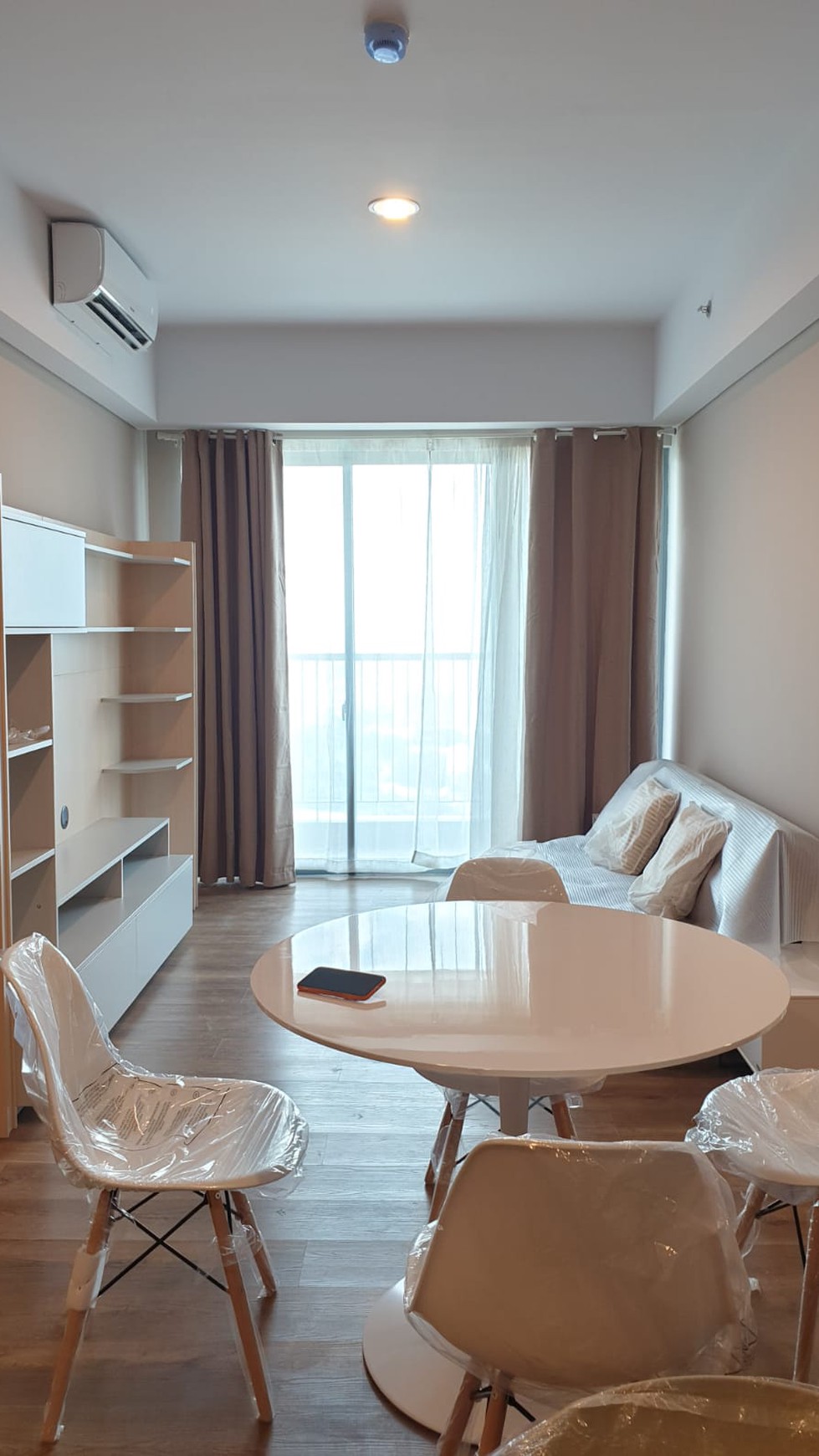 Dijual Apartemen Full Furnish  di Holland Village 1, Jakarta Pusat