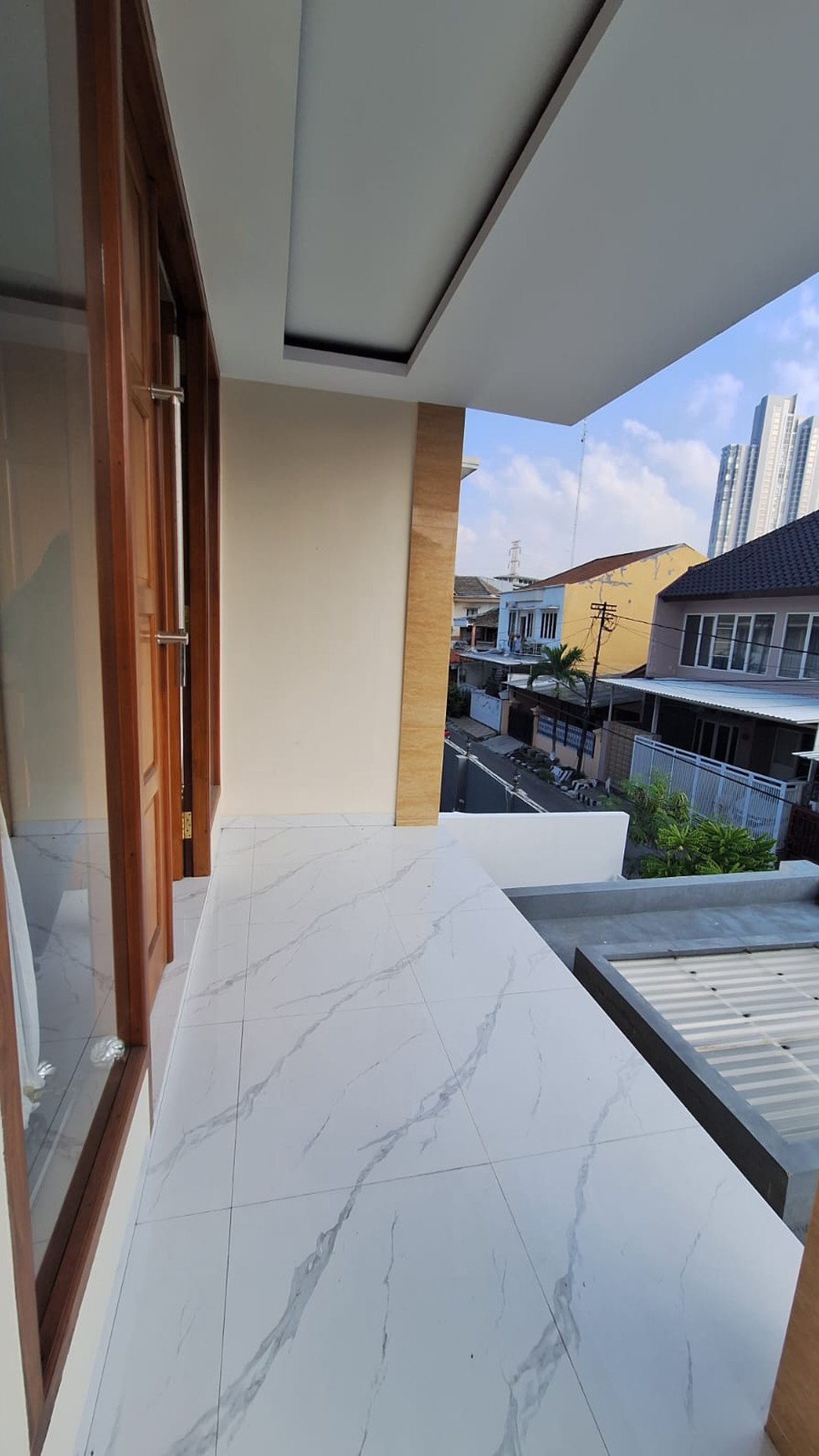 Rumah Baru Simpang Darmo Permai Selatan Surabaya Barat - Minimalis Modern 2 Lantai  dekat Pakuwon mall