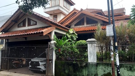 Rumah Hook Lokasi Strategis dan Halaman Belakang Luas @Pondok Ranji