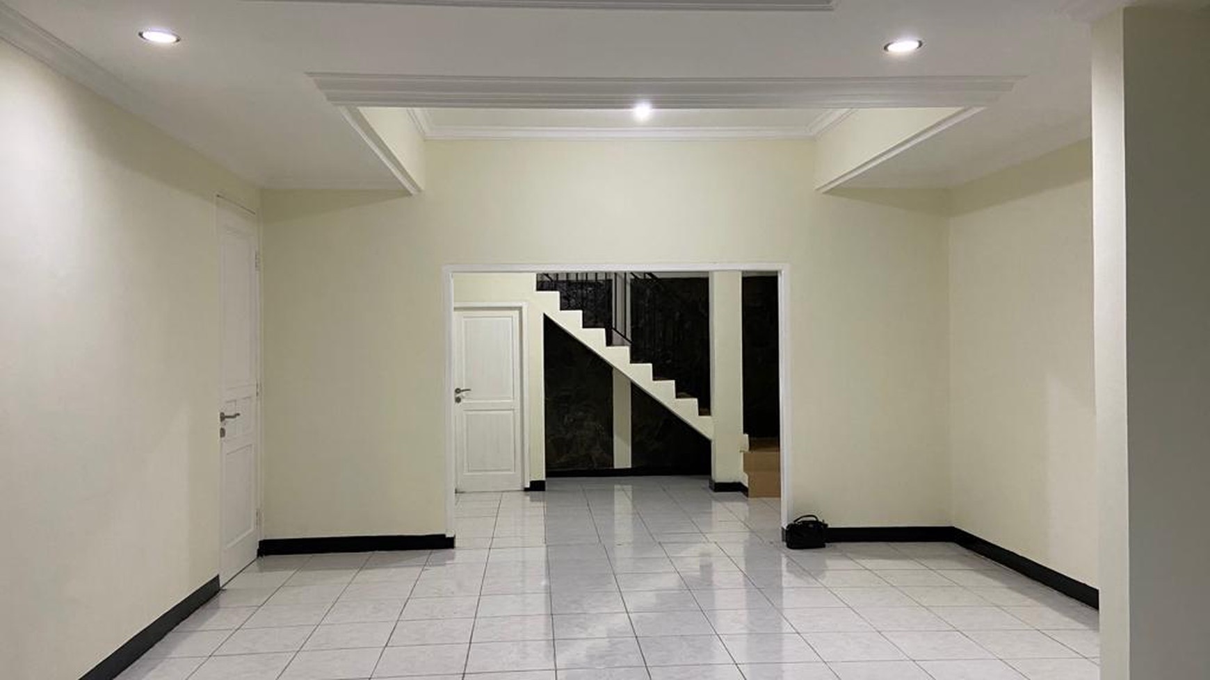 Rumah Besar Siap Huni di Mertilang 
Bintaro Sektor 9 