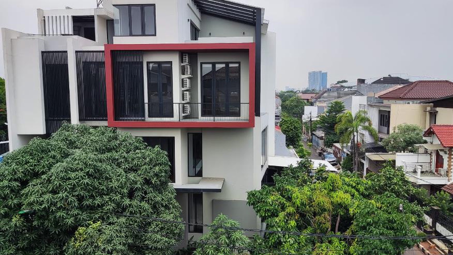 Rumah Mewah Kayu Putih Jakarta Timur