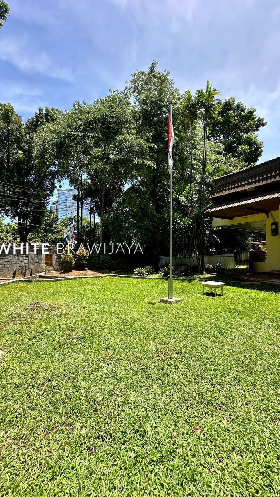 Rumah Lama Layak Huni Area Pakubuwono Kebayoran Baru