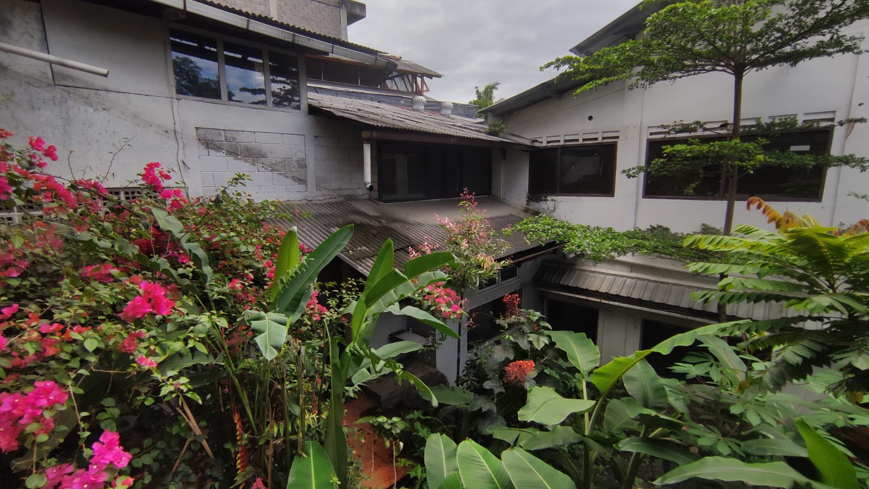 Rumah Cantik dan Produktif di Bojong Koneng Sayap Cikutra, Bandung