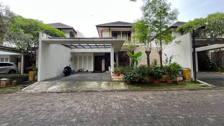 Rumah Mewah Terawat di Lokasi Strategis dekat dengan MRT Stasiun