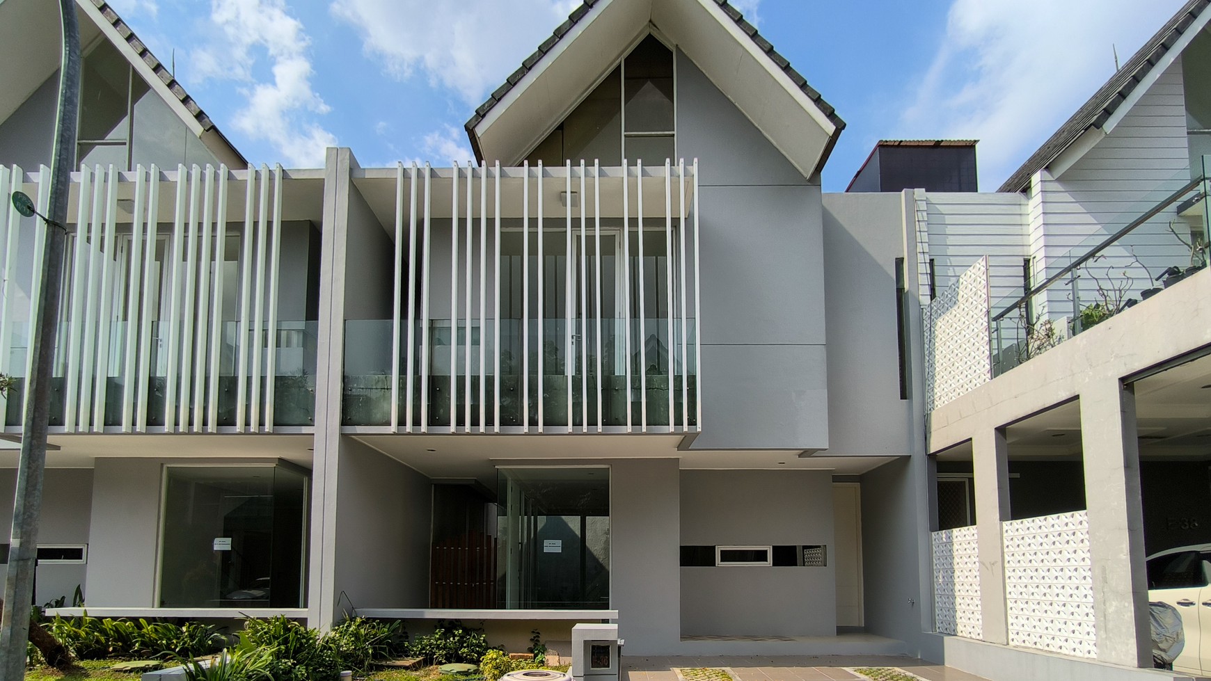 Rumah Bagus Siap Huni di Discovery Eola Bintaro Jaya Sektor 9
