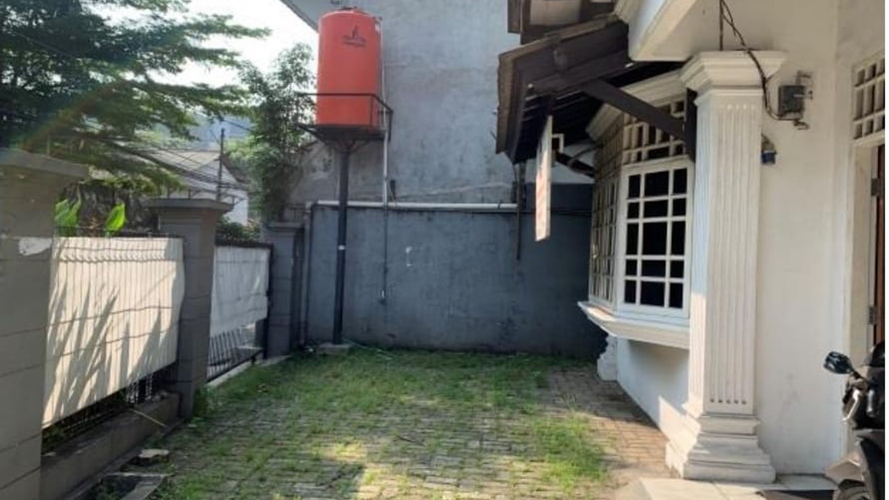 Rumah area komersial area Kebagusan Jakarta Selatan.