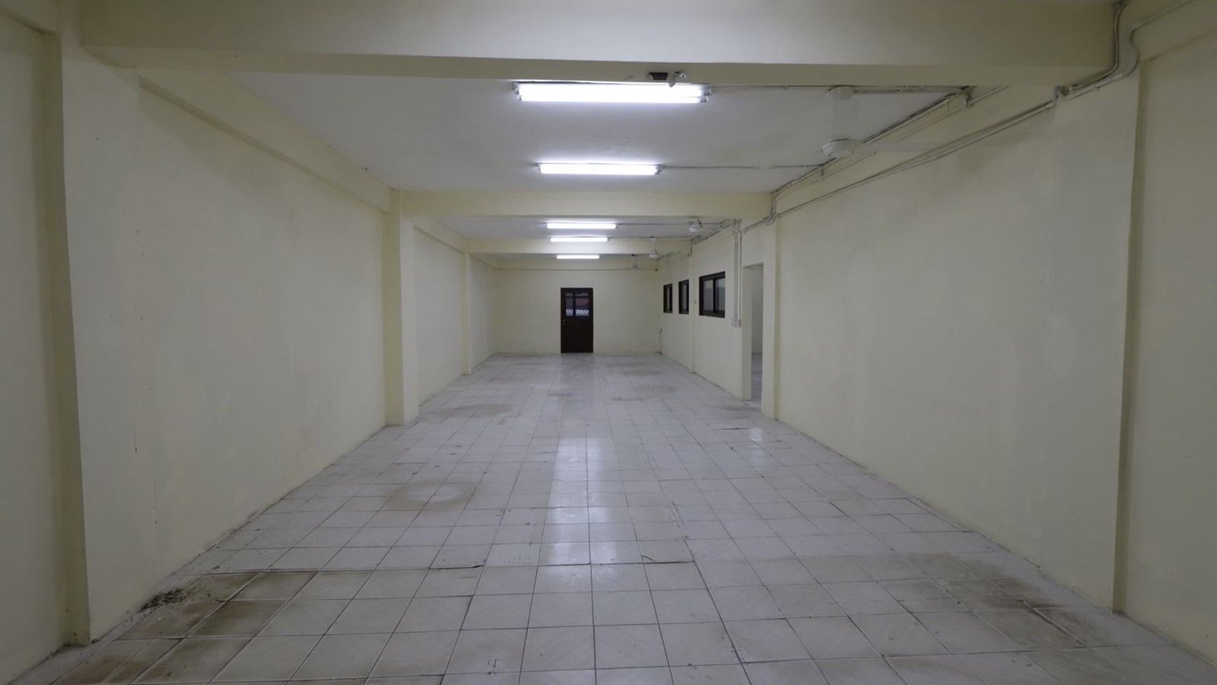 Ruko 3 pintu dan luas 18x39M di Kalimalang