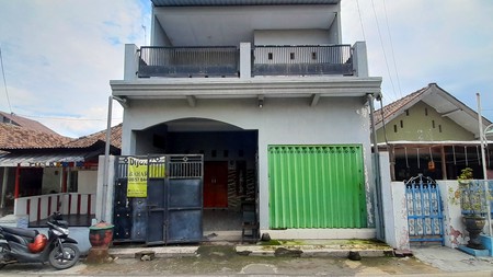 Rumah Keluarga Ideal 2 Lantai Jombang Kota