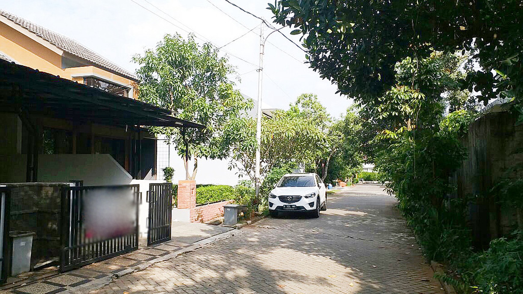 Rumah Bagus di Graha Raya 