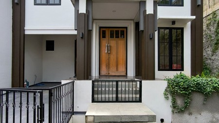 Dijual SEGERA Rumah Bagus Brand New di Maleo, Bintaro Jaya Sektor 9, Tangerang Selatan