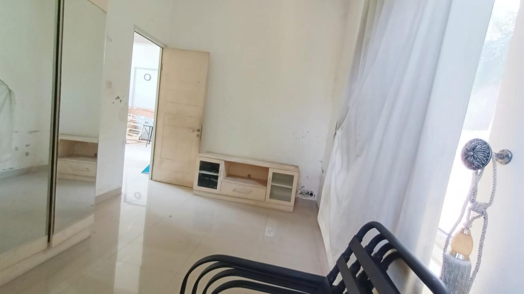 Rumah Hook Minimalis kondisi Siap Huni dan Hunian Nyaman @Graha Raya