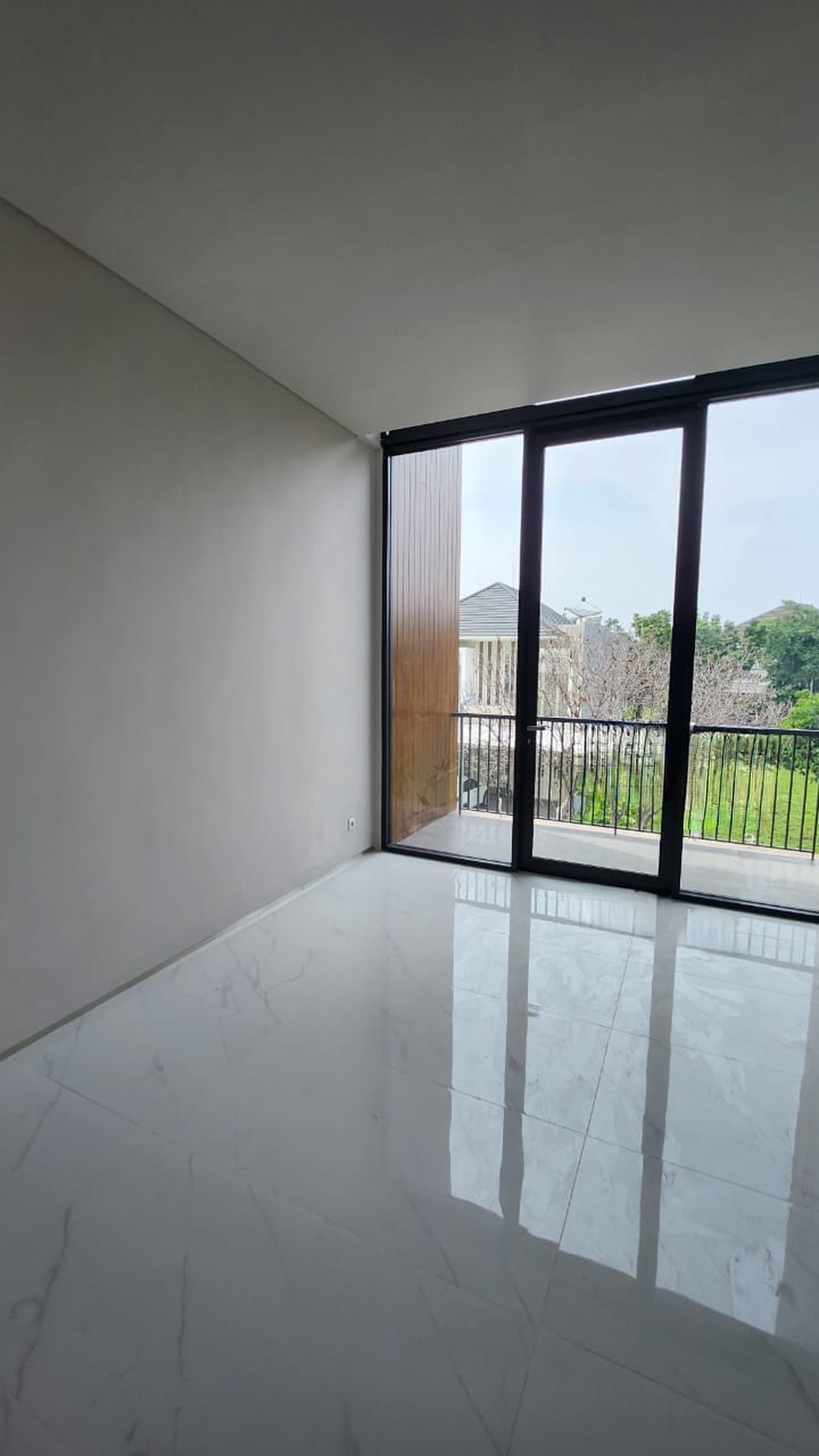 Dijual Rumah Baru Modern Mewah Citraland Utama Surabaya Barat