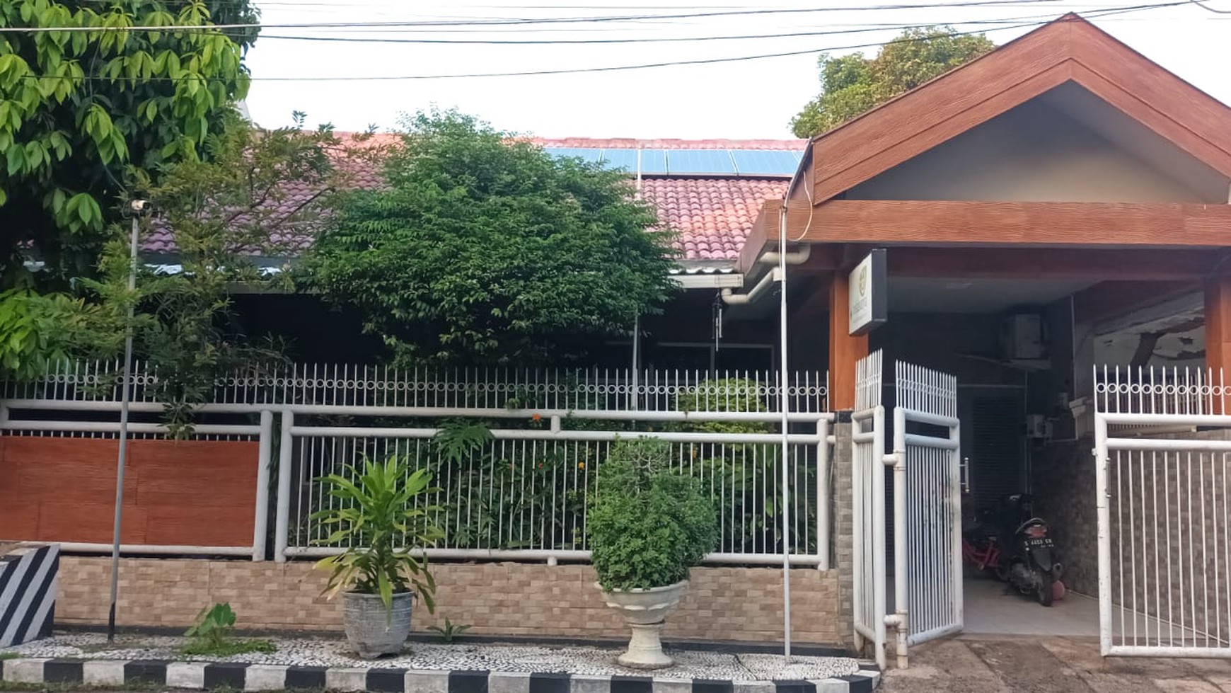 Rumah Luas Darmo Baru Timur Surabaya