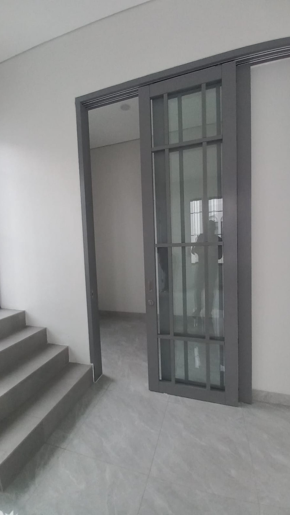 Dijual Rumah 3 lantai di Greenwich, BSD City