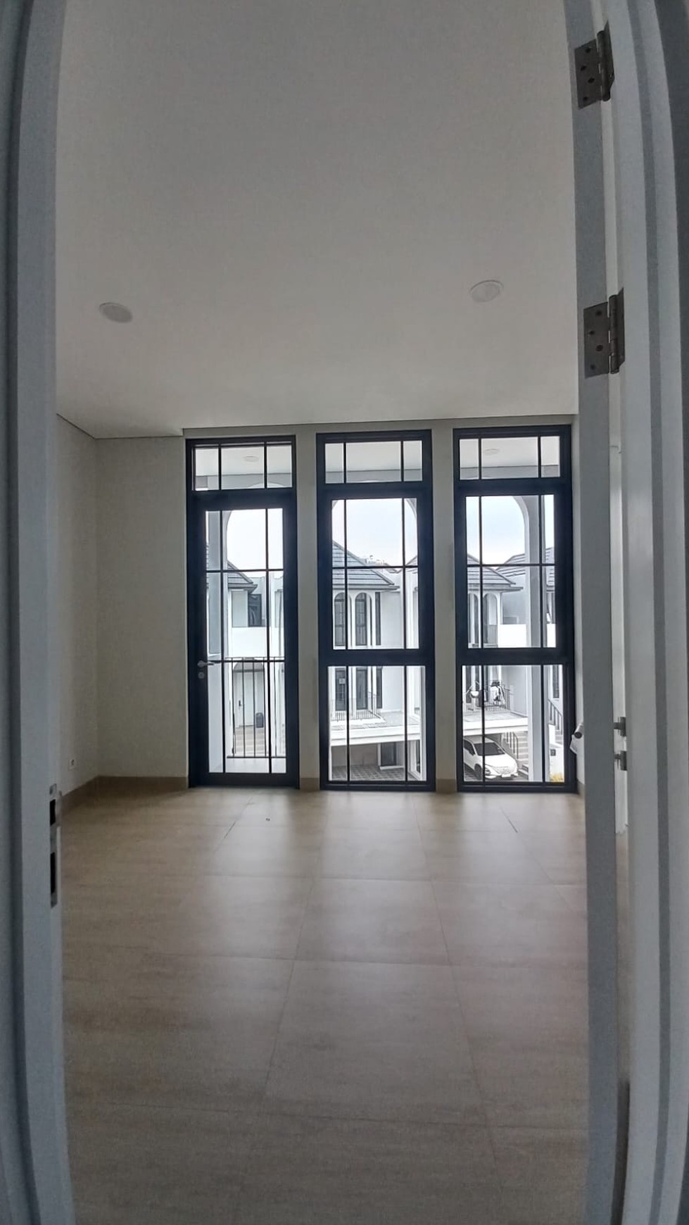 Dijual Rumah 3 lantai di Greenwich, BSD City