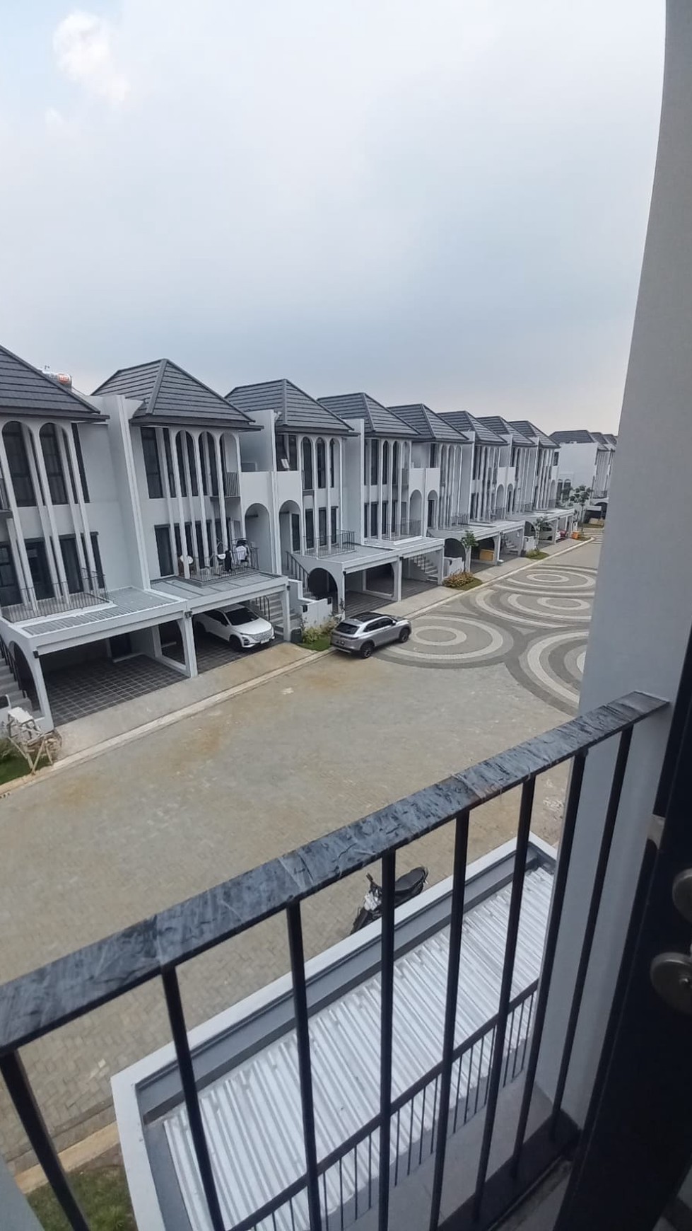 Dijual Rumah 3 lantai di Greenwich, BSD City