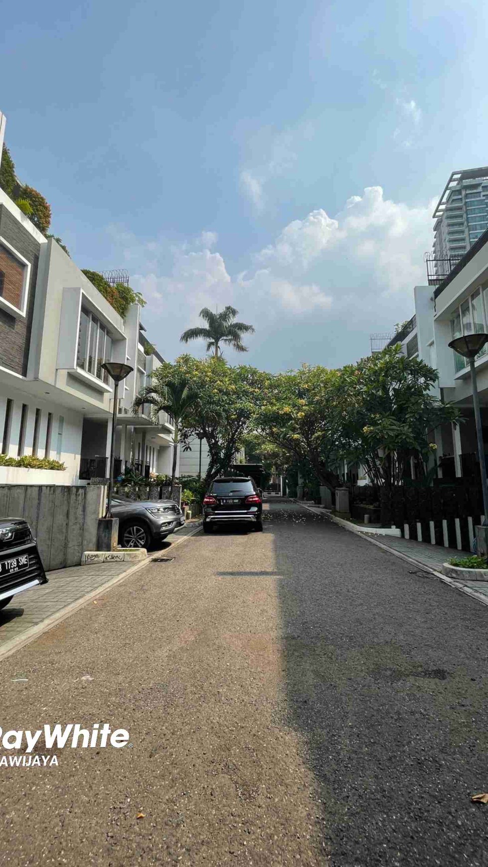 Townhouse di Brawijaya, Kebayoran Baru, Dalam Cluster, Prime Area