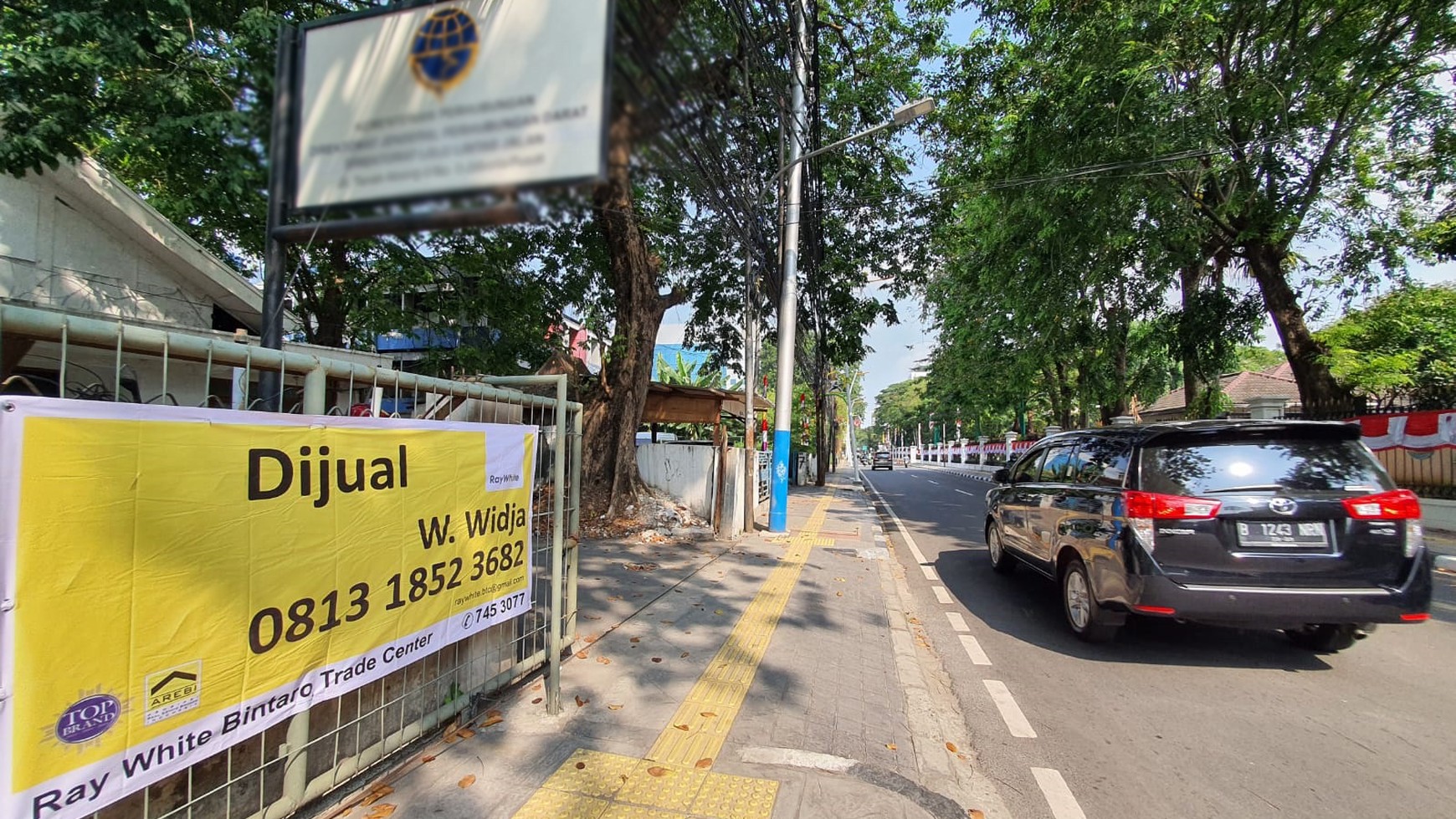 Rumah Pinggir Jalan dan Cocok Untuk Kantor @Jl Tanah Abang