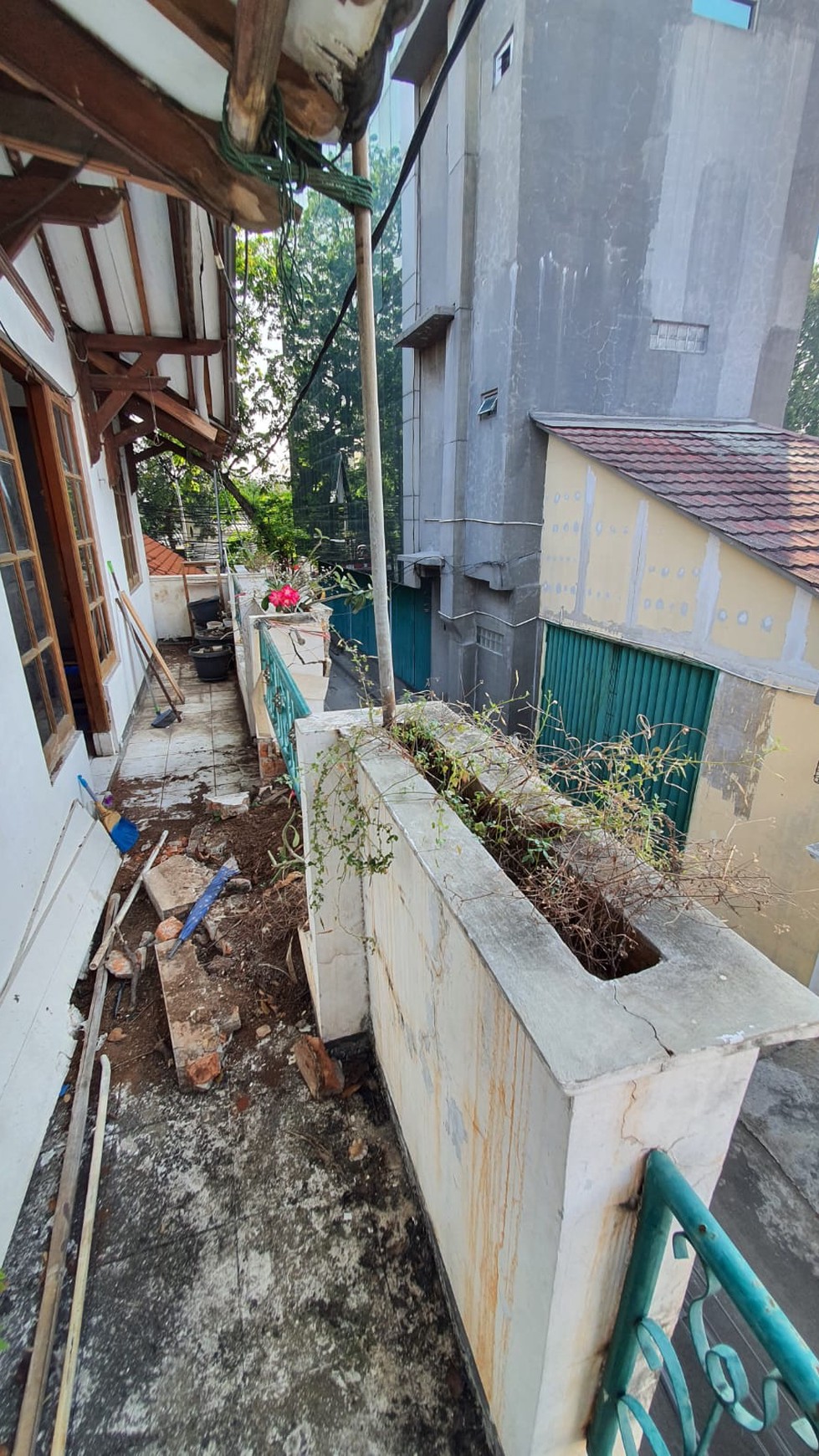 Rumah Pinggir Jalan dan Cocok Untuk Kantor @Jl Tanah Abang