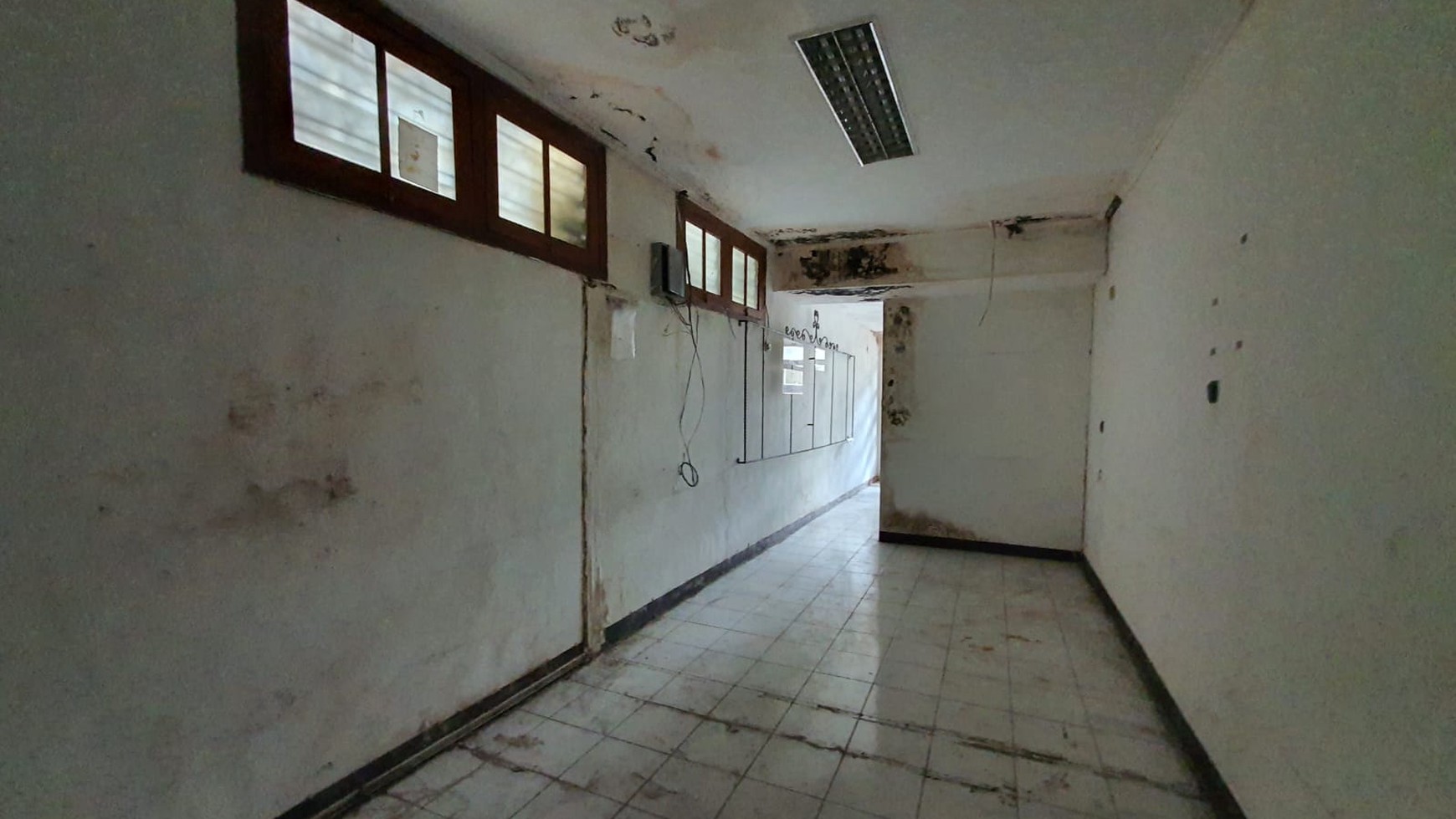 Rumah Pinggir Jalan dan Cocok Untuk Kantor @Jl Tanah Abang