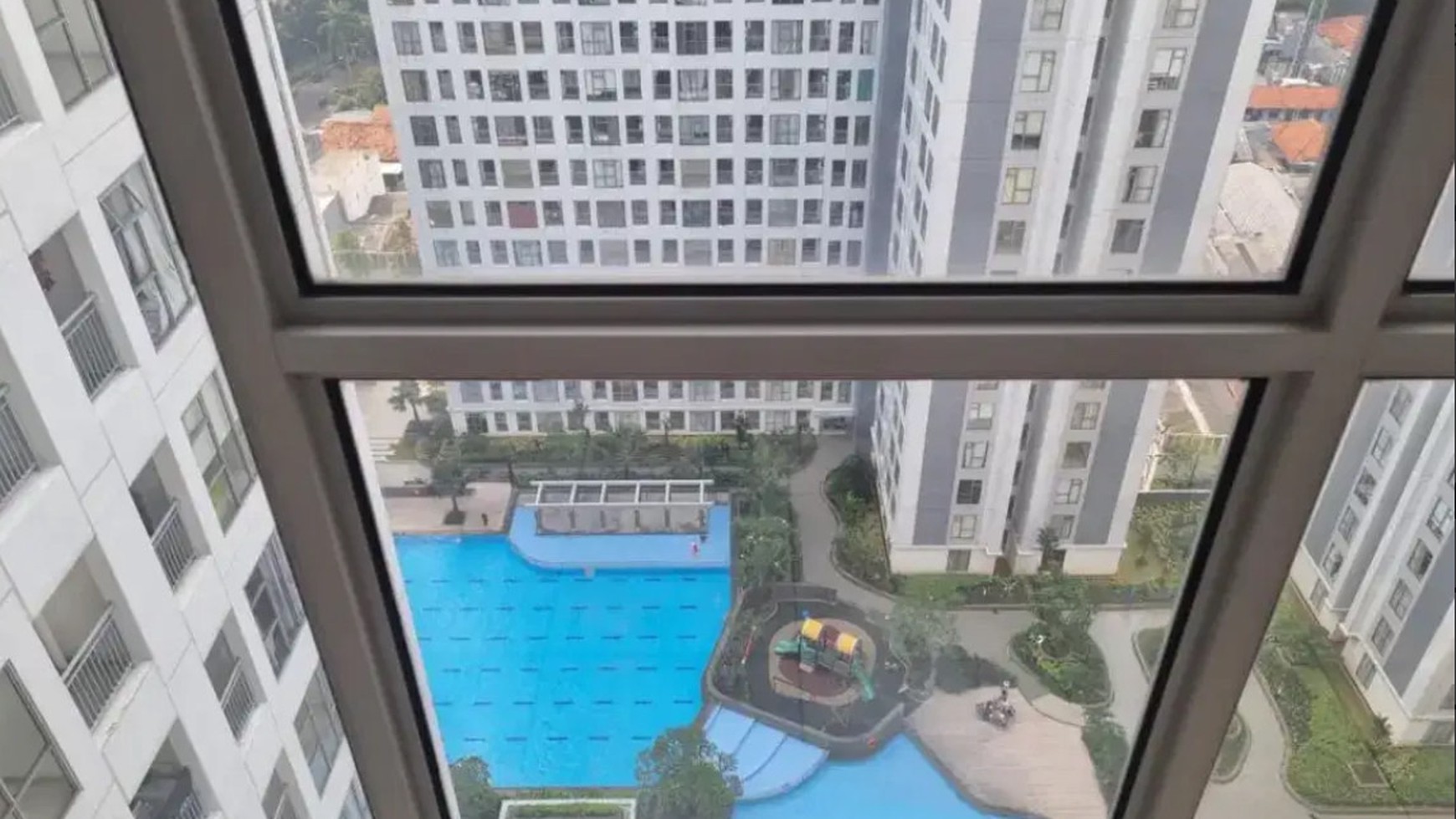 Apartment M Town Summarecon Serpong hadap Pool Kolam Renang